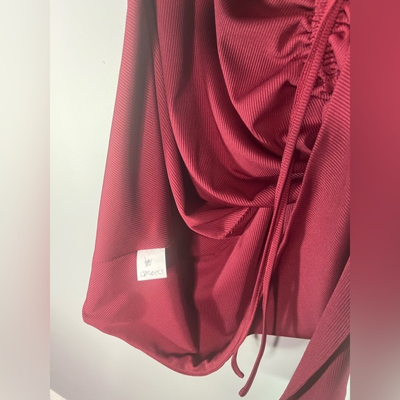 Nicholas One Shoulder Ribbed Cutout Ruched Asymmetrical Midi Dress Maroon Wine - Picture 5 of 5